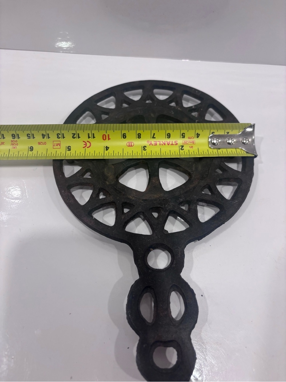 Vintage Cast Iron Sad Iron Trivet Stand Taiwan 8” Ornate Primitive Kitchen Decor - Picture 4 of 5